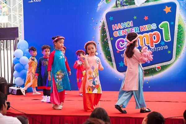 Hanoi Center Kids rộn ràng cùng phụ huynh và các con trong ngày hội Summer Camp 2018